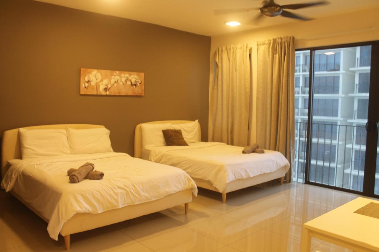 Vivian'S Studio Trefoil Setia Alam Shah Alam Exterior foto