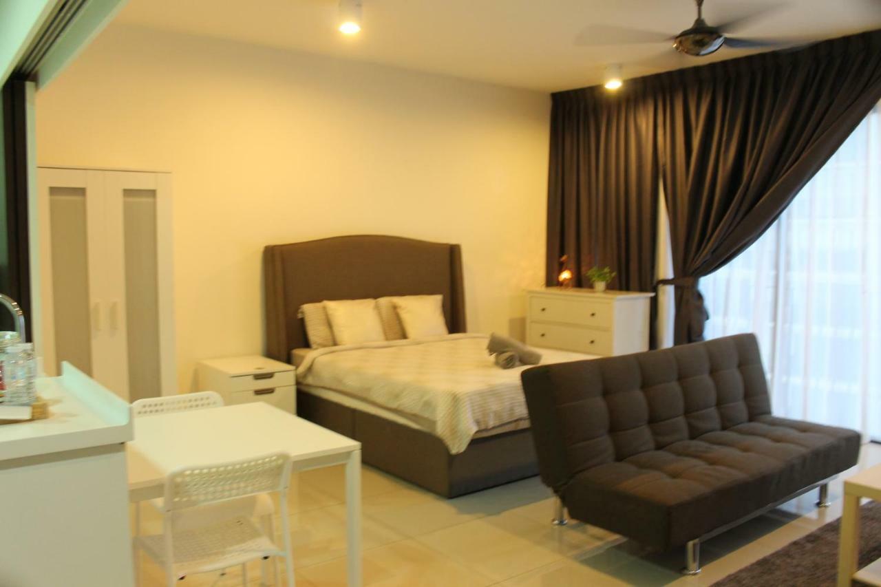 Vivian'S Studio Trefoil Setia Alam Shah Alam Exterior foto